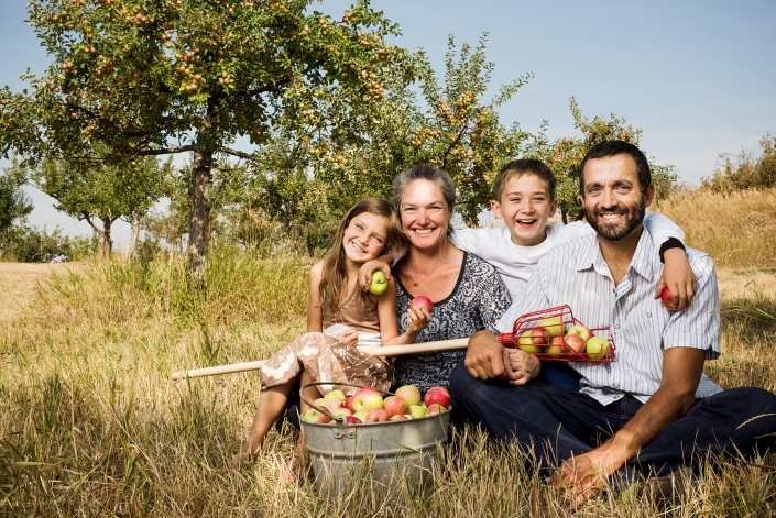 Bozeman Portrait Photography Gallatin Valley Botanical Farm family portrait apple orchard